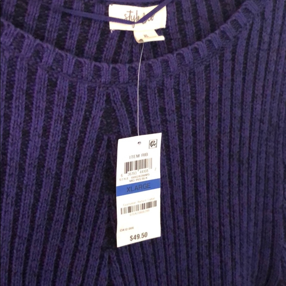 Sweater - Picture 2 of 5
